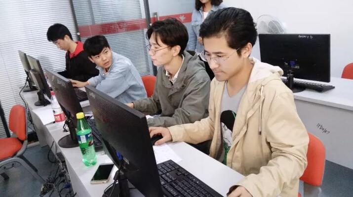 云和99元体验班开课啦,寻找想要高薪就业的你!