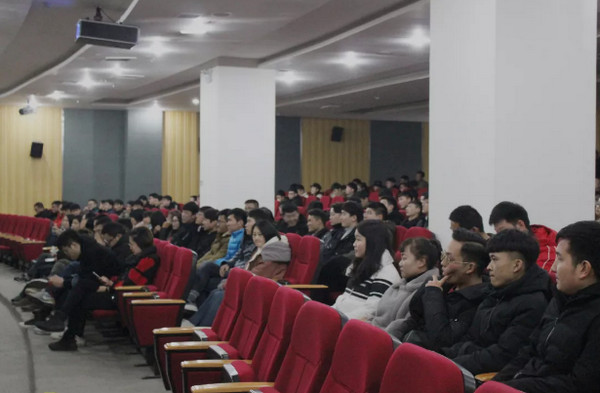 1550452991668105.jpg 配图1 云和数据三大专业毕业典礼.jpg